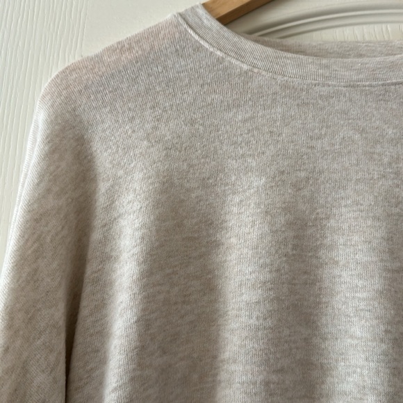 SUPER RARE! 🦄 NWT ALO Yoga Soho Pullover L Oatmeal Heather - Picture 6 of 10
